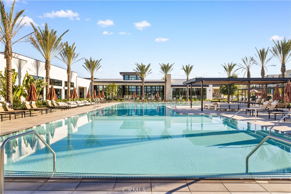 1698 Hollyleaf Terrace