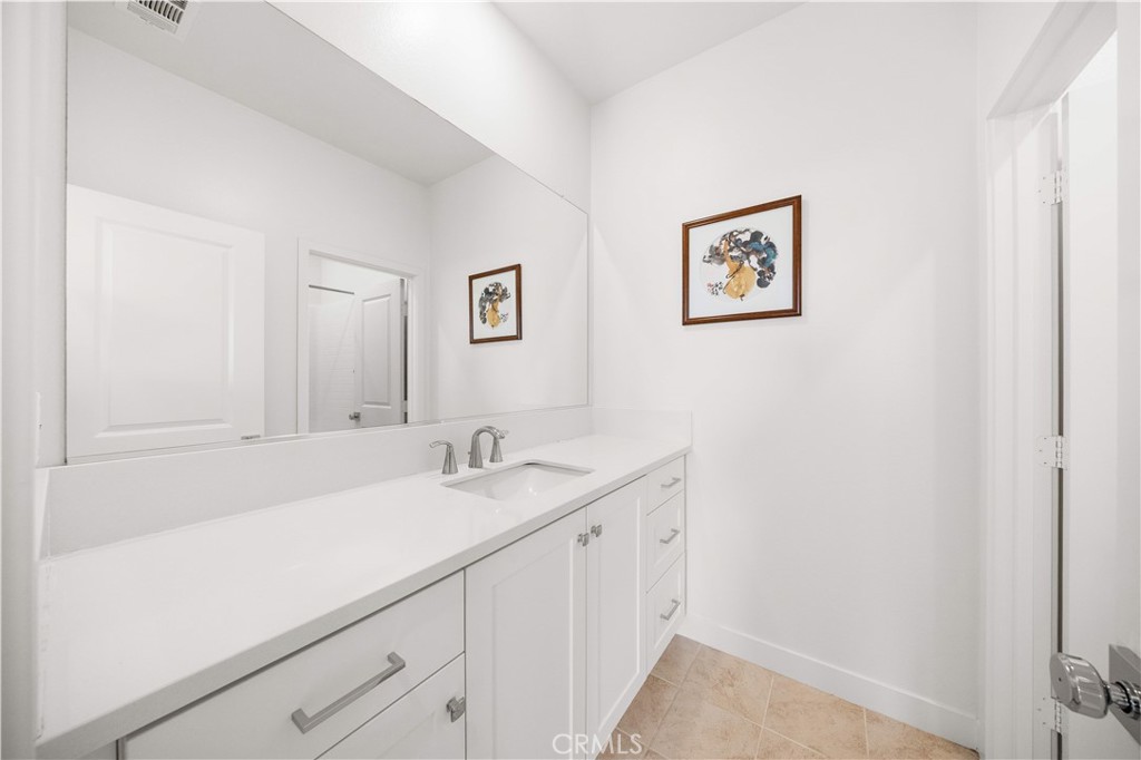 1698 Hollyleaf Terrace