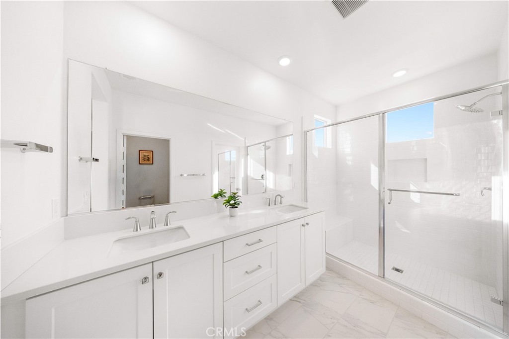 1698 Hollyleaf Terrace