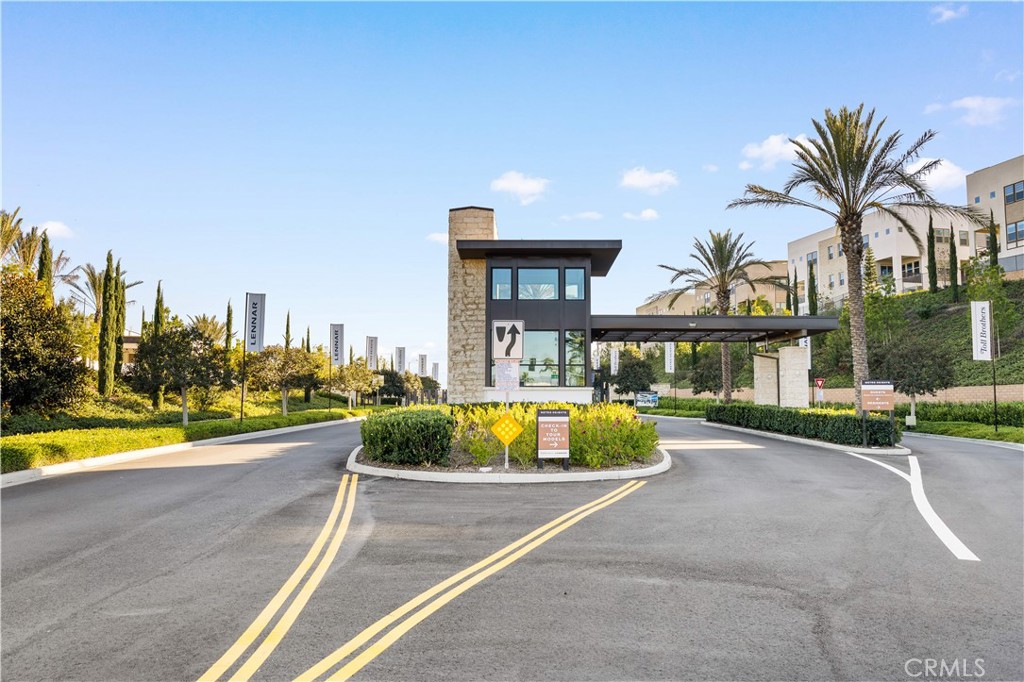 1698 Hollyleaf Terrace