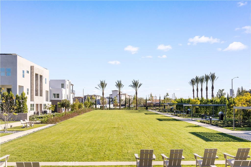 1698 Hollyleaf Terrace