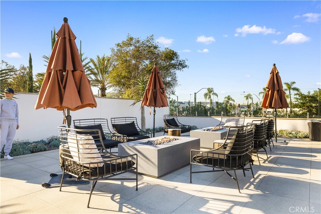 1698 Hollyleaf Terrace