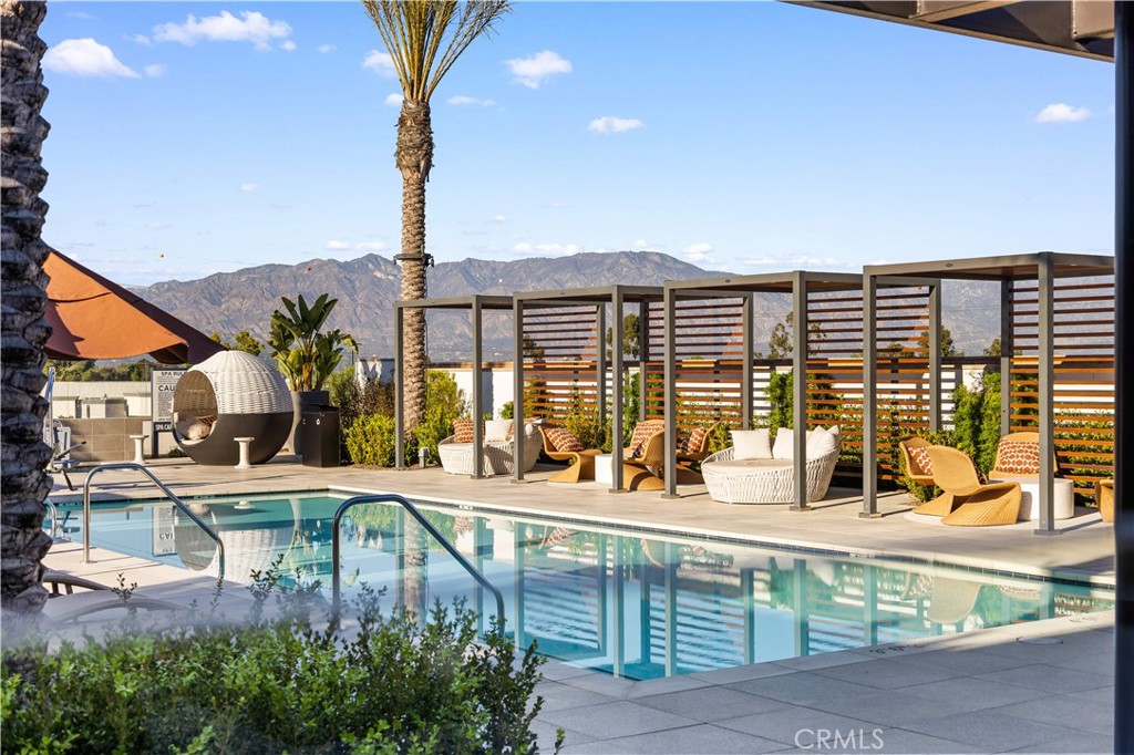 1698 Hollyleaf Terrace