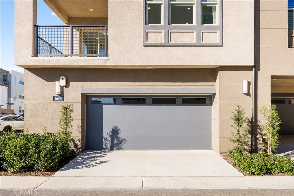 1698 Hollyleaf Terrace