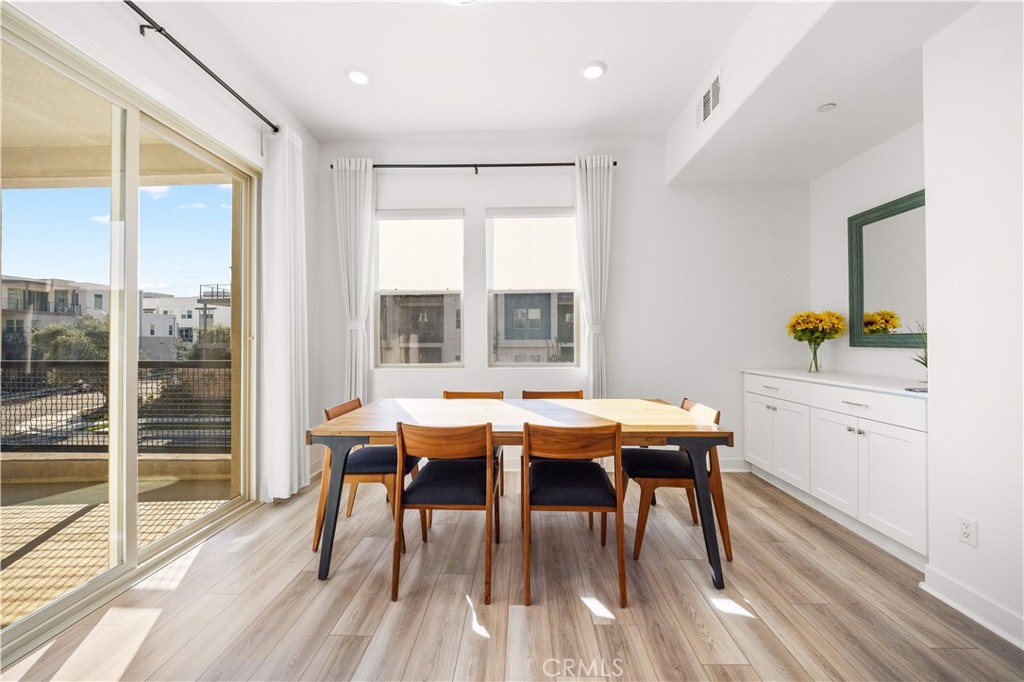 1698 Hollyleaf Terrace