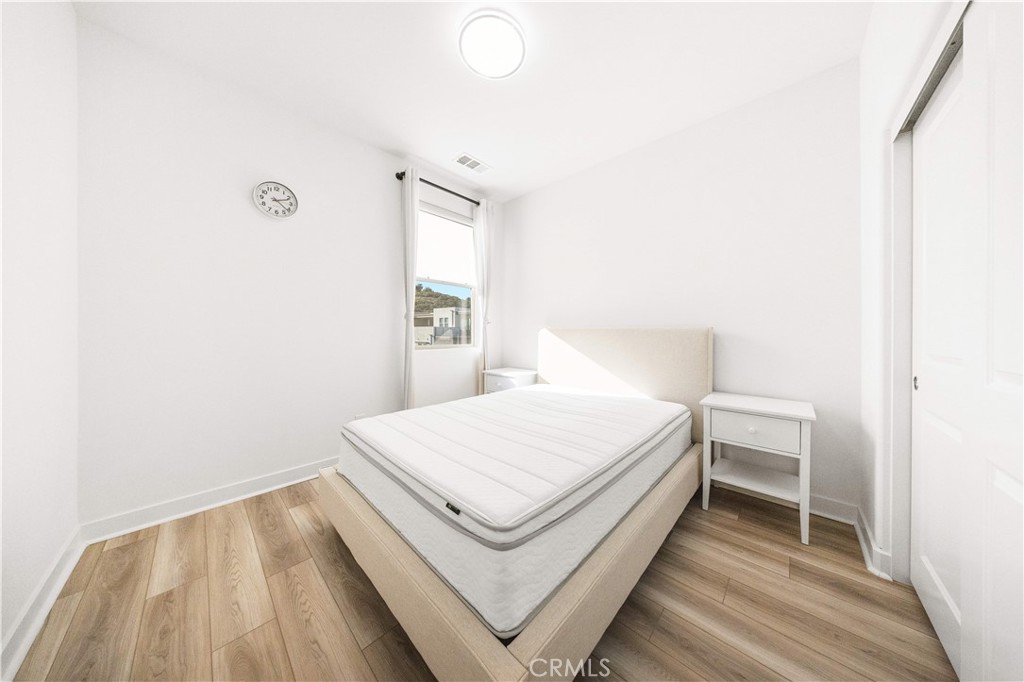 1698 Hollyleaf Terrace