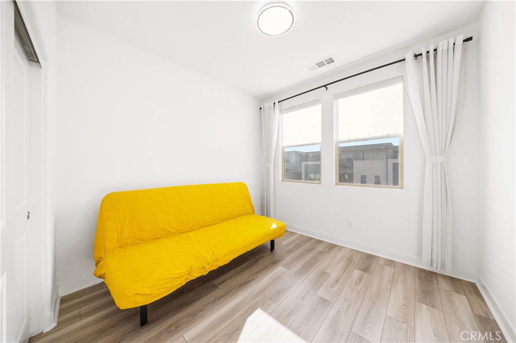 1698 Hollyleaf Terrace