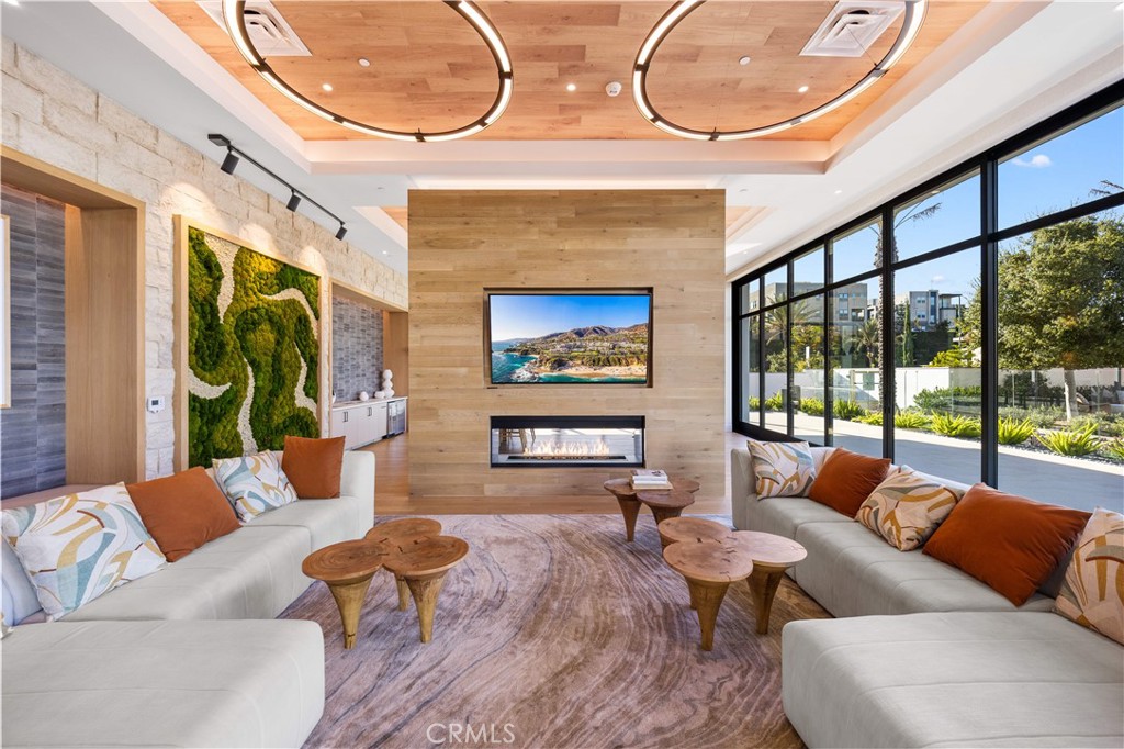 1698 Hollyleaf Terrace