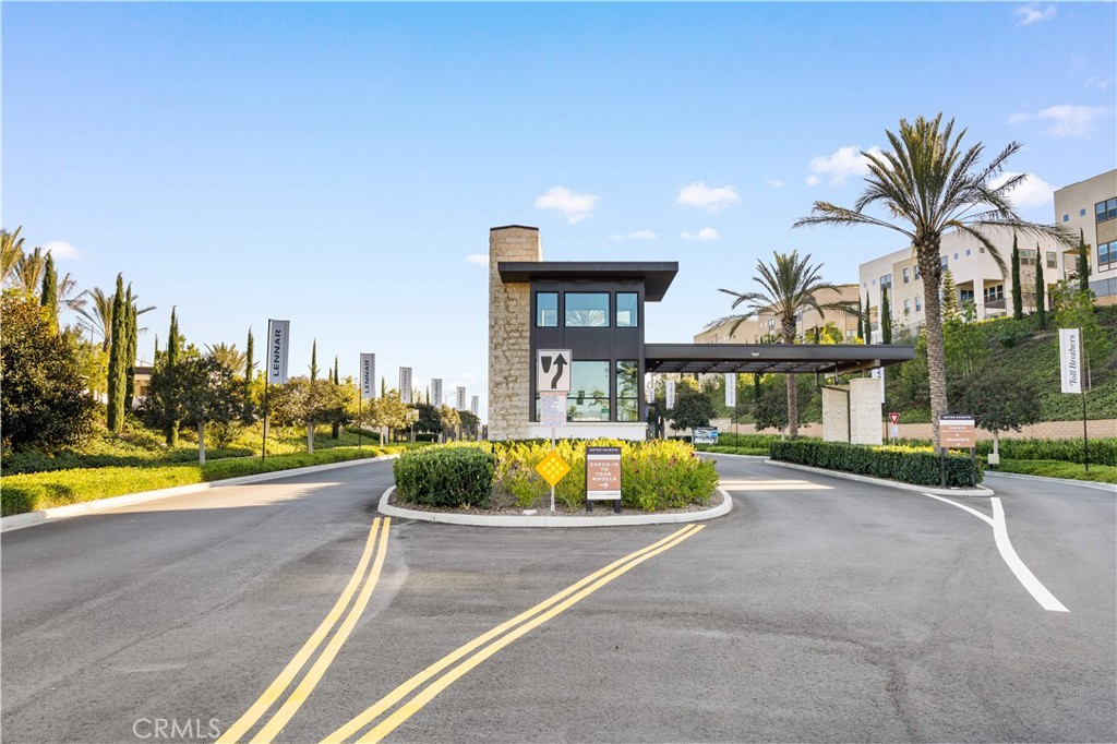 1698 Hollyleaf Terrace