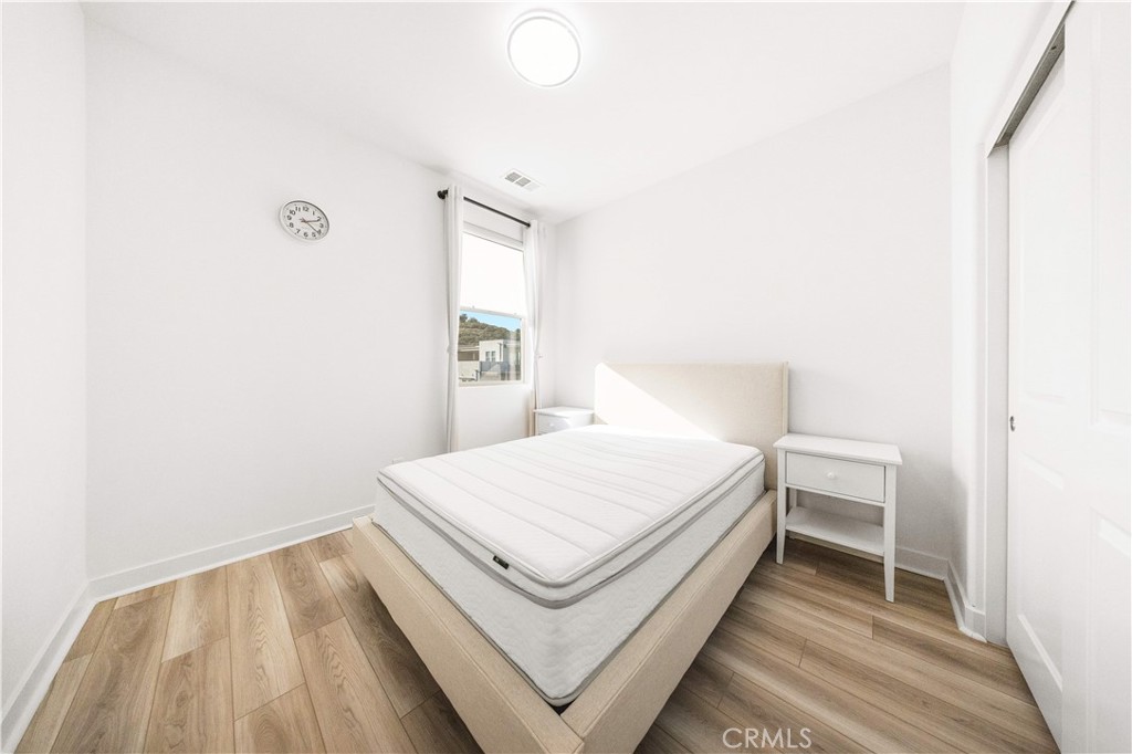 1698 Hollyleaf Terrace