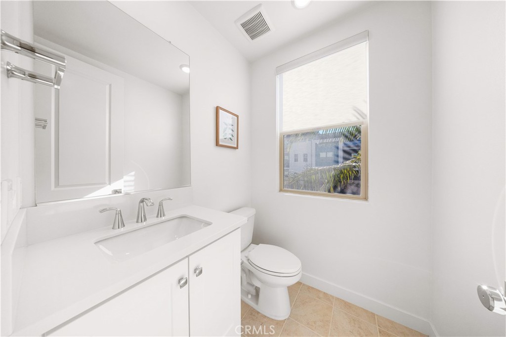 1698 Hollyleaf Terrace