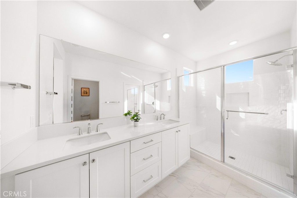 1698 Hollyleaf Terrace