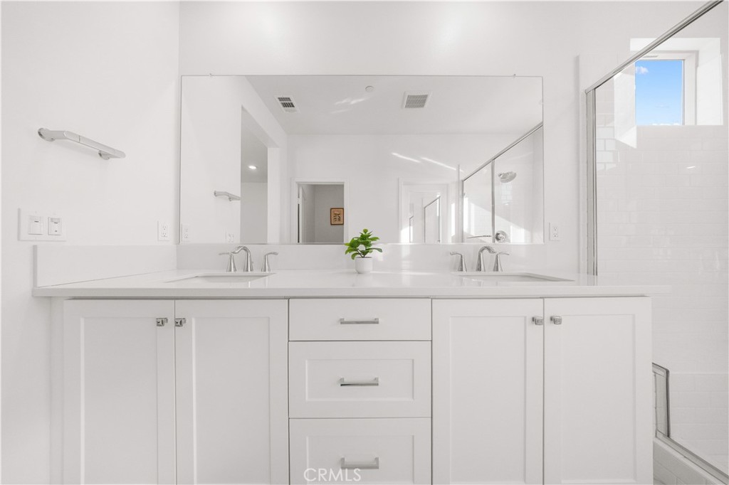 1698 Hollyleaf Terrace