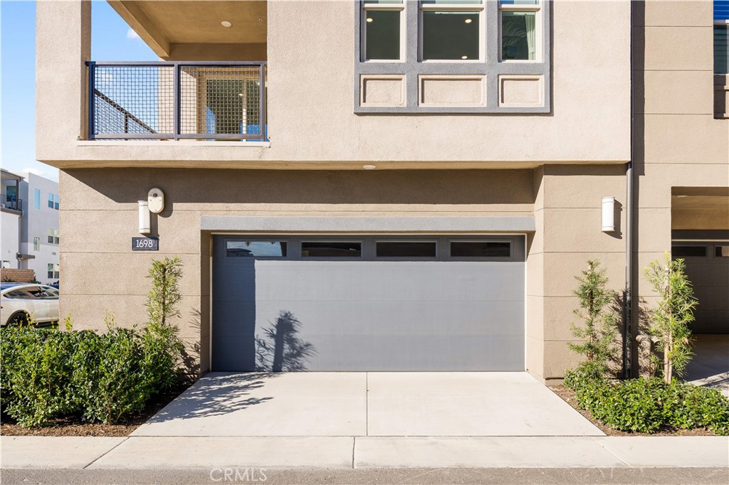 1698 Hollyleaf Terrace