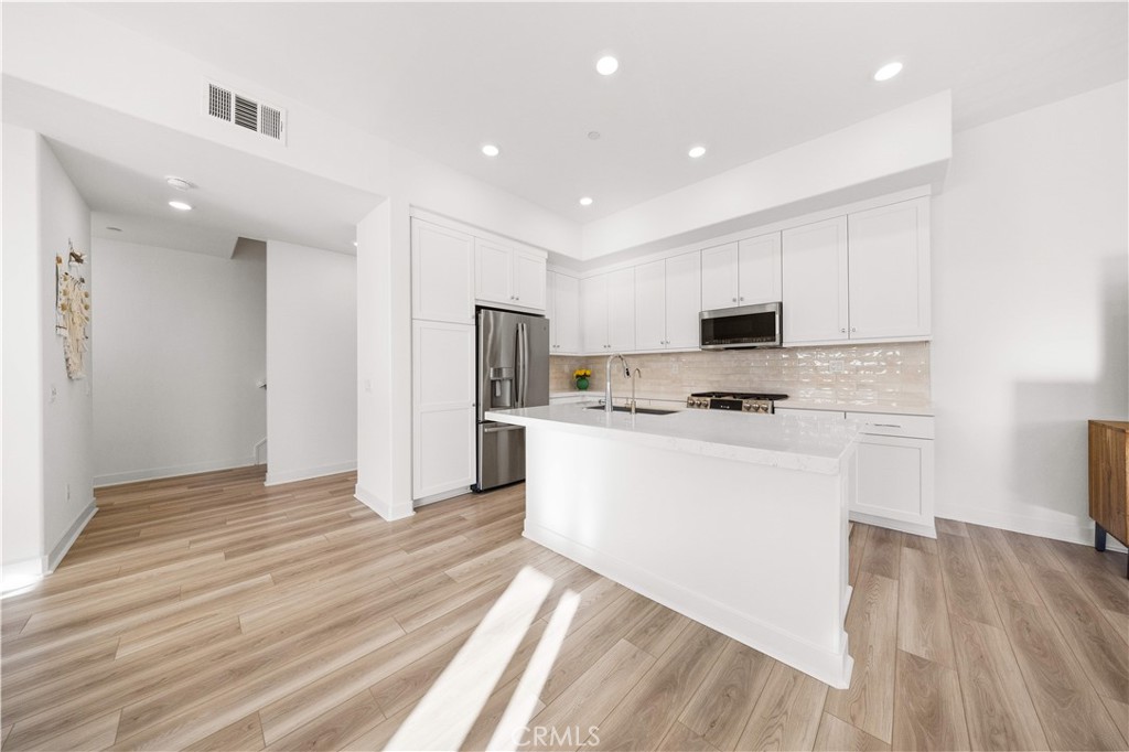 1698 Hollyleaf Terrace