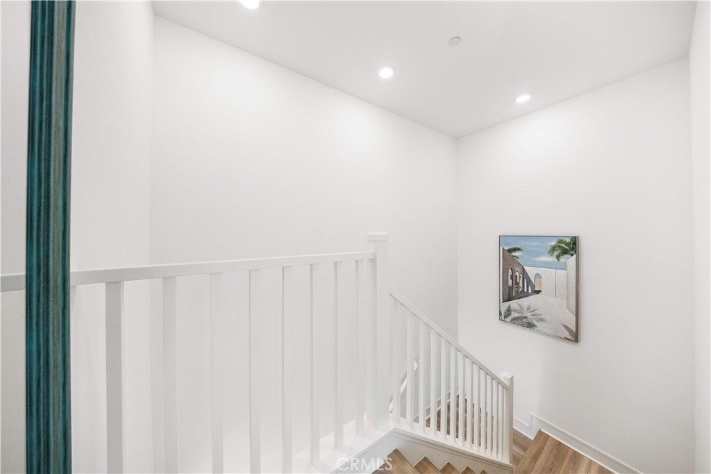 1698 Hollyleaf Terrace