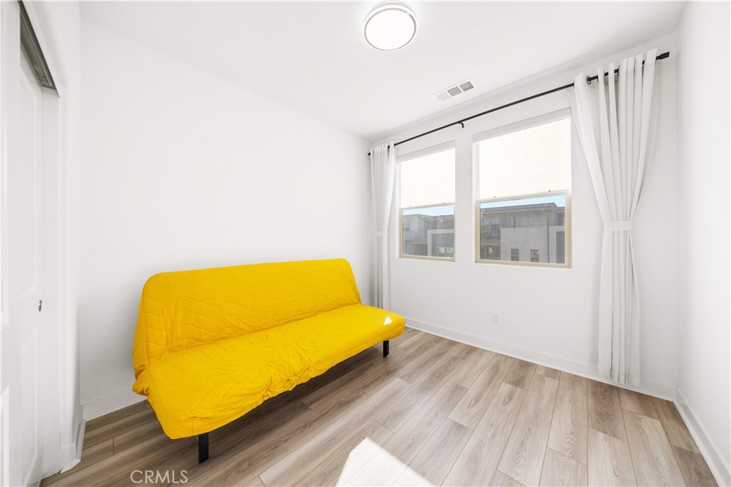 1698 Hollyleaf Terrace