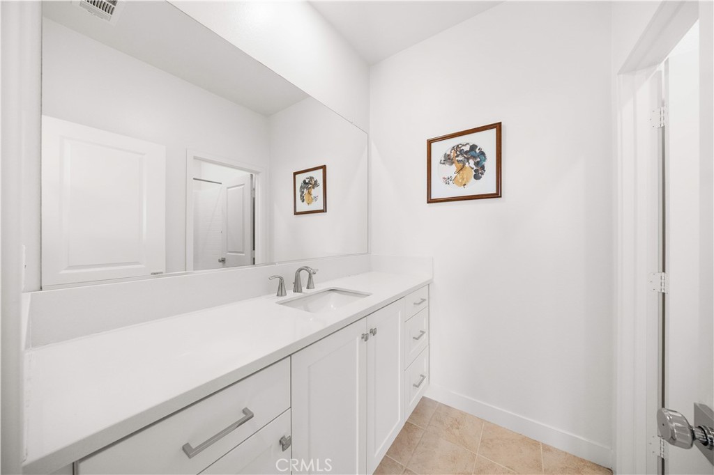 1698 Hollyleaf Terrace