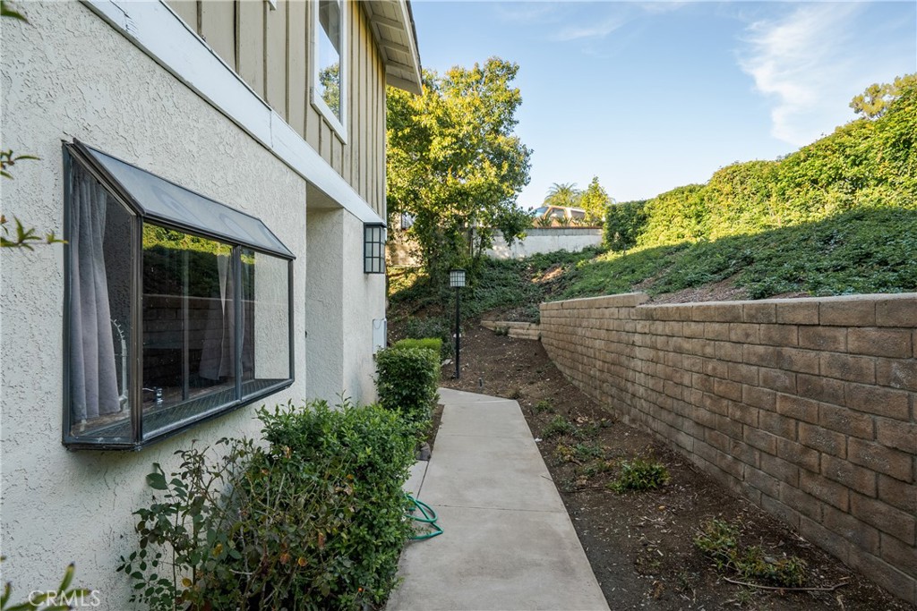 23777 Highland Valley