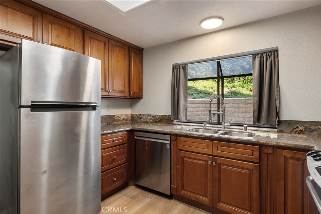 23777 Highland Valley