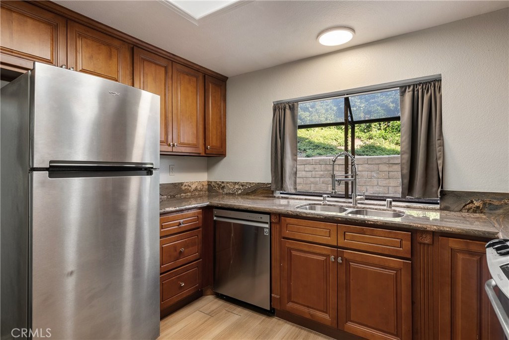 23777 Highland Valley