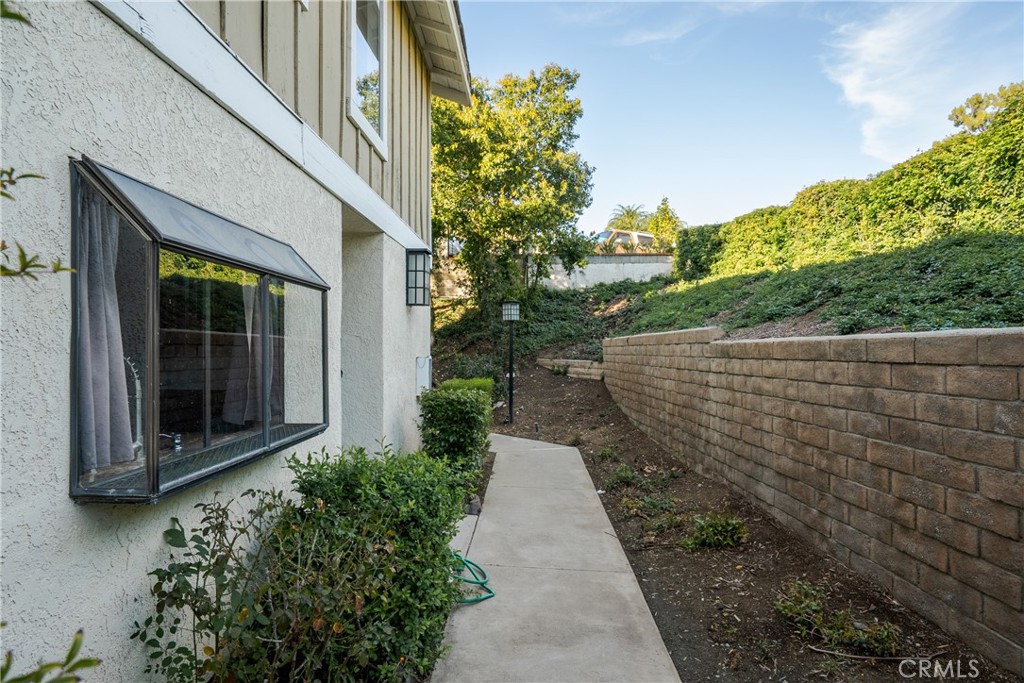 23777 Highland Valley