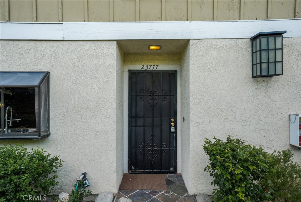 23777 Highland Valley