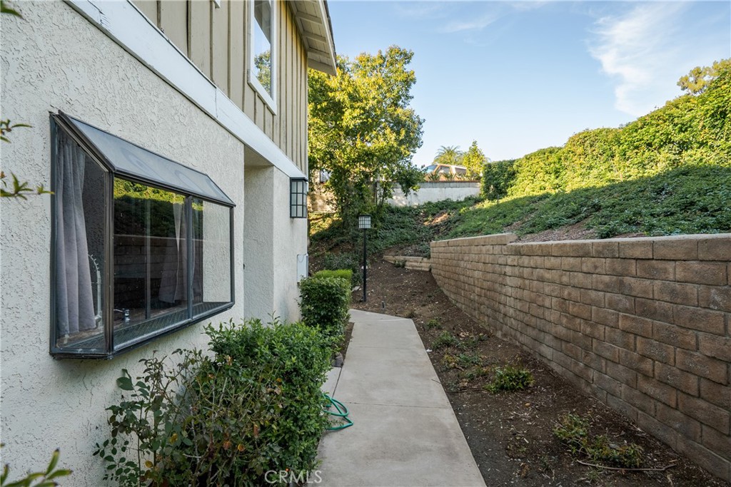 23777 Highland Valley