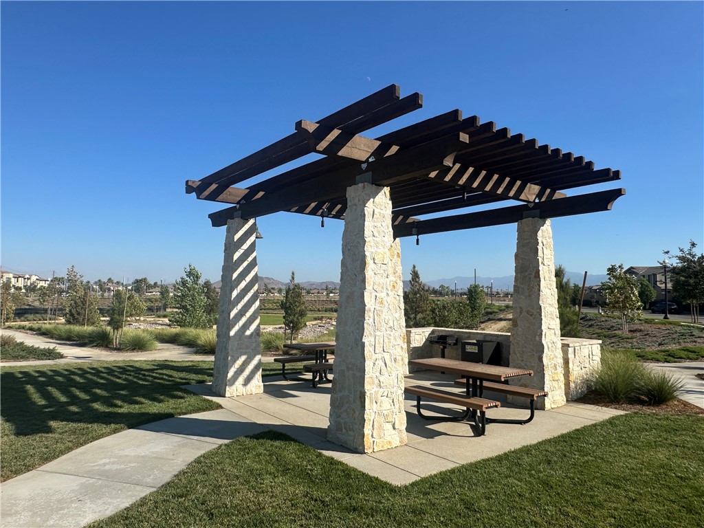 4301 S Malibu Avenue