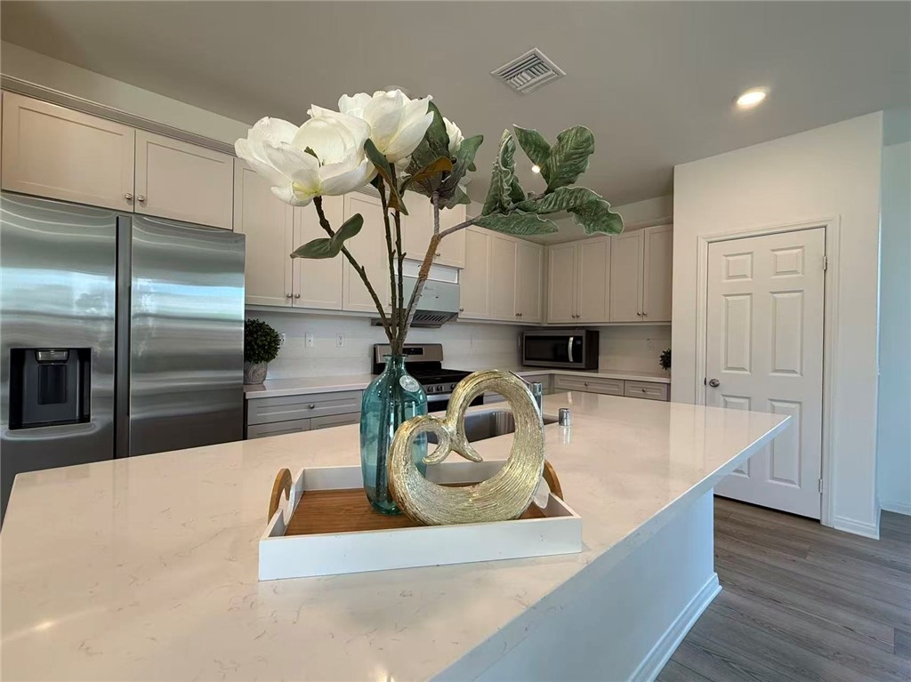 4301 S Malibu Avenue