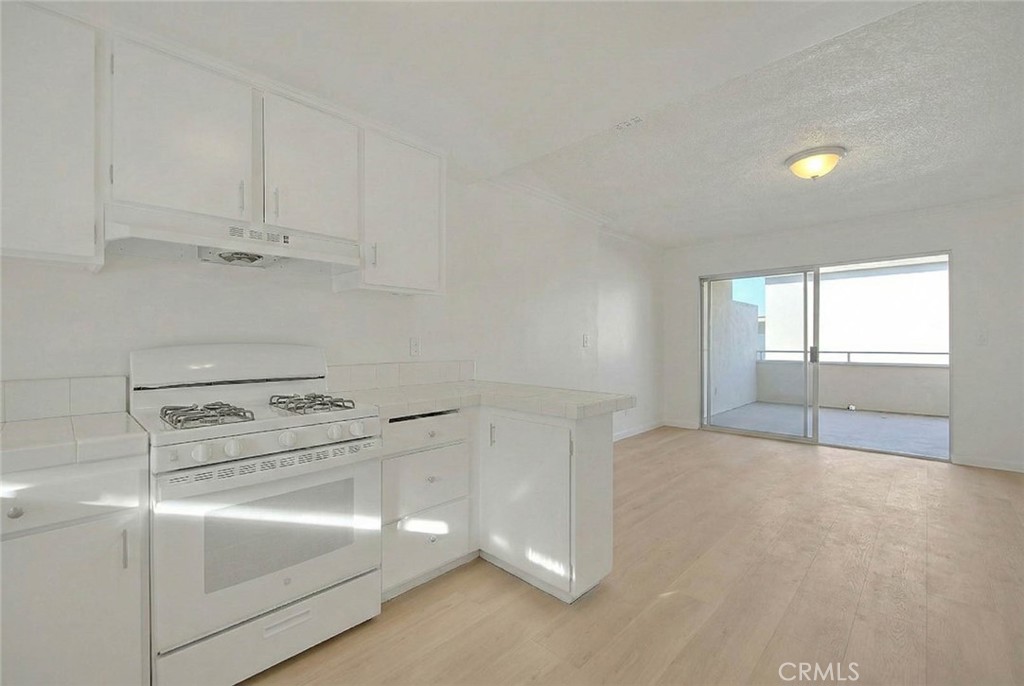 2014 Associated Road 12