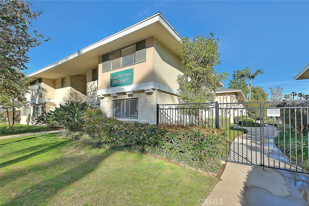 2014 Associated Road 12