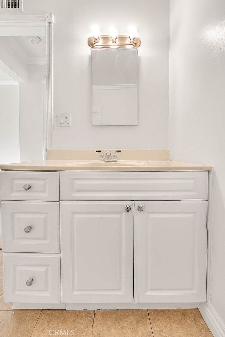 2014 Associated Road 12