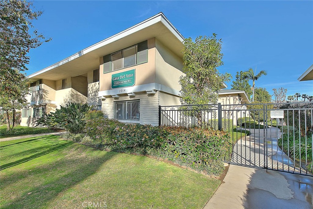 2014 Associated Road 12