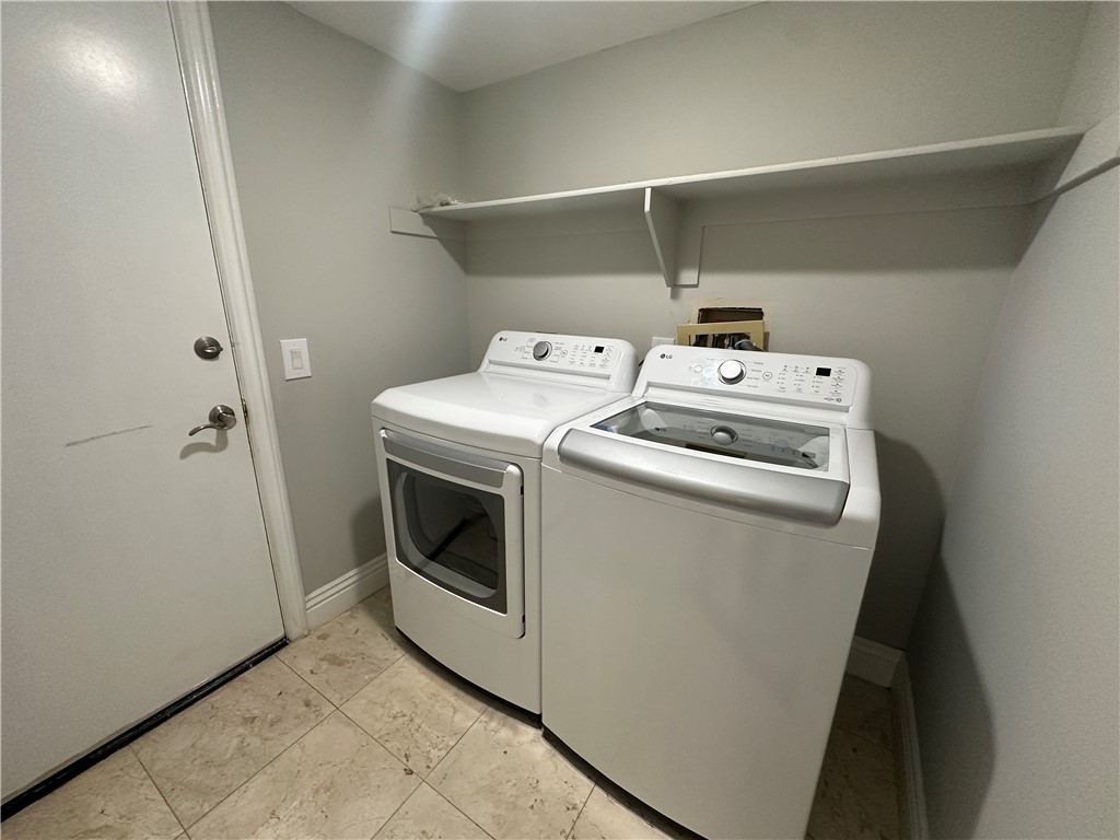 324 Avenida Esplendor