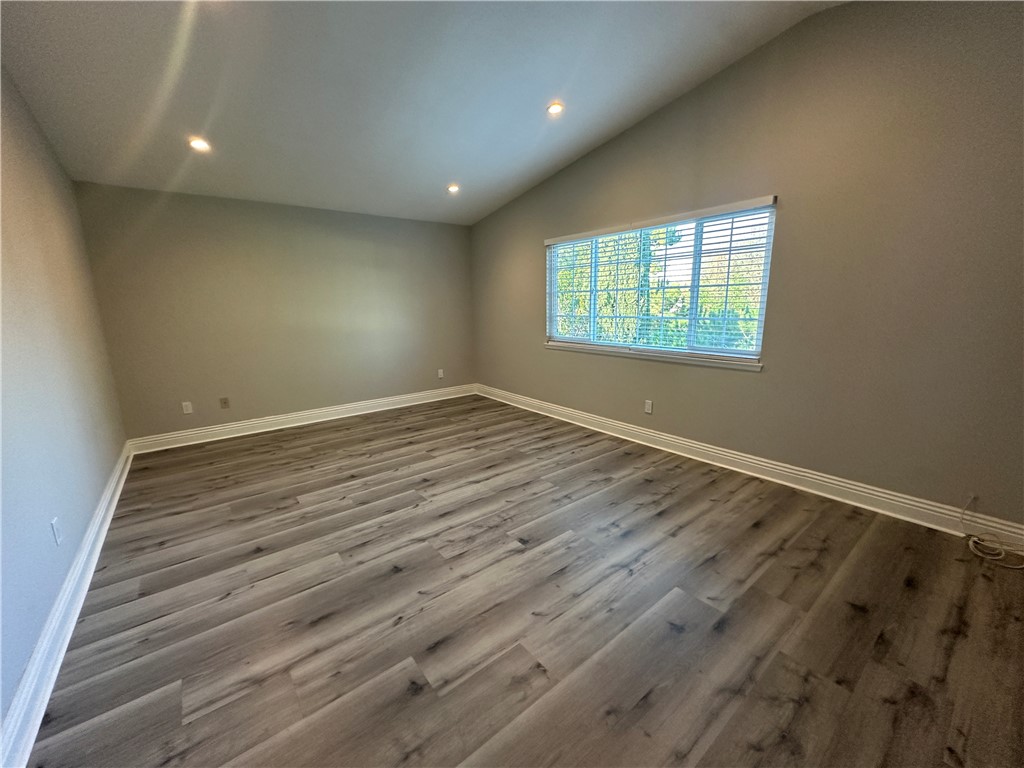 324 Avenida Esplendor