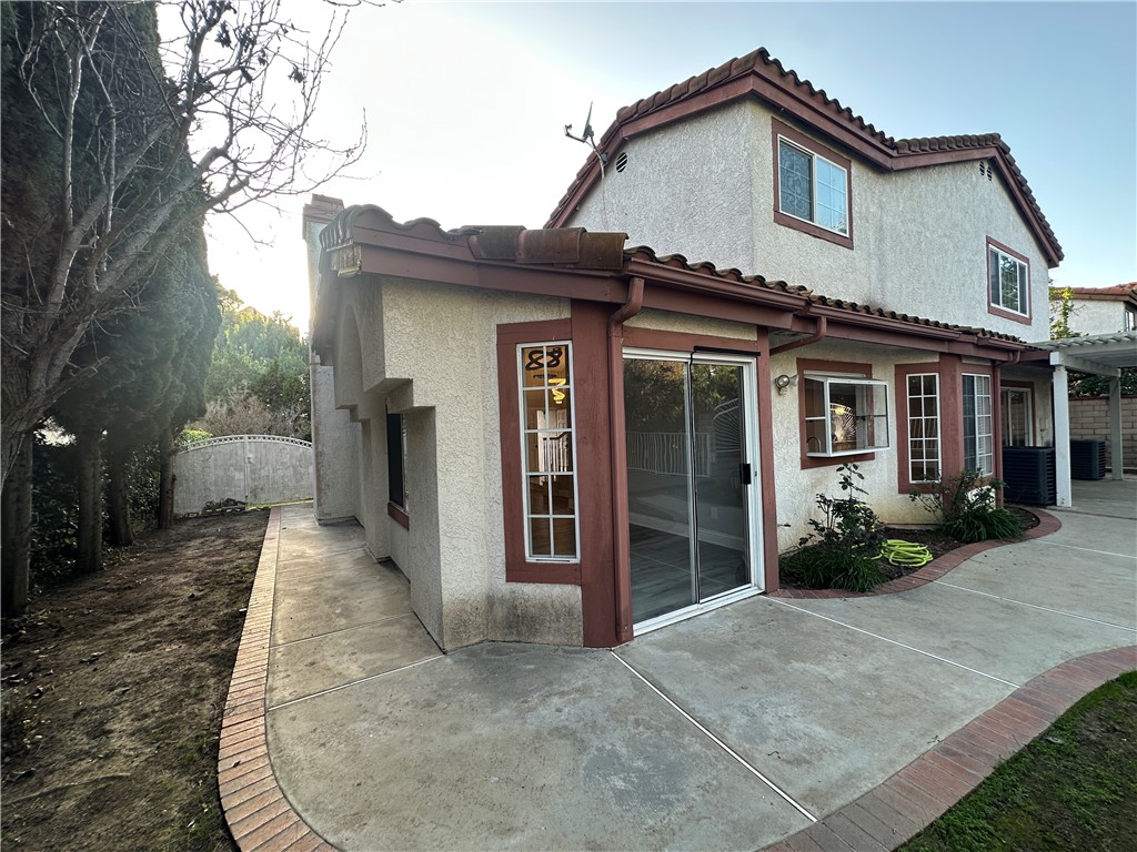 324 Avenida Esplendor