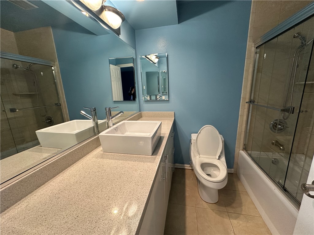 324 Avenida Esplendor