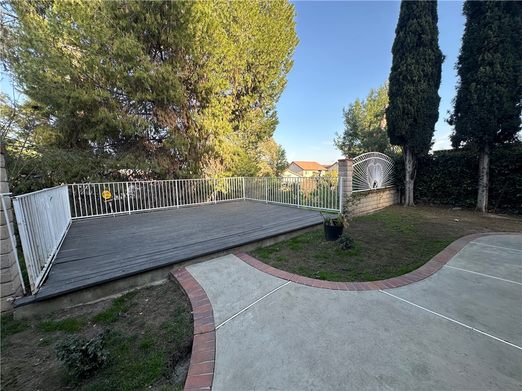 324 Avenida Esplendor