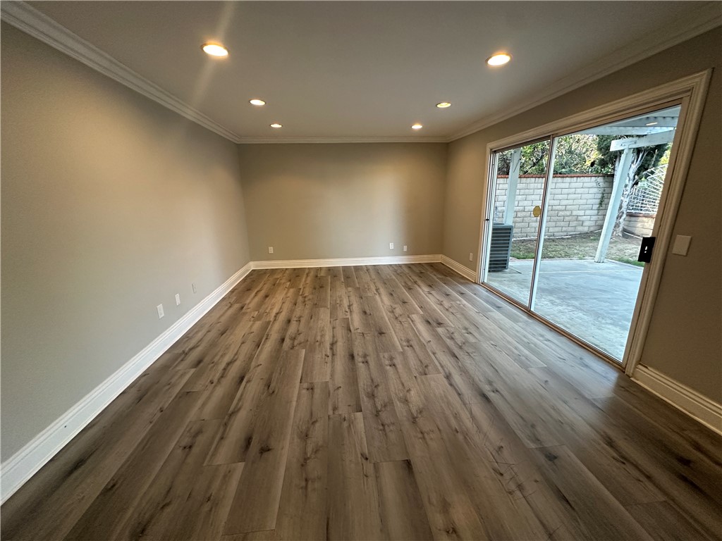 324 Avenida Esplendor