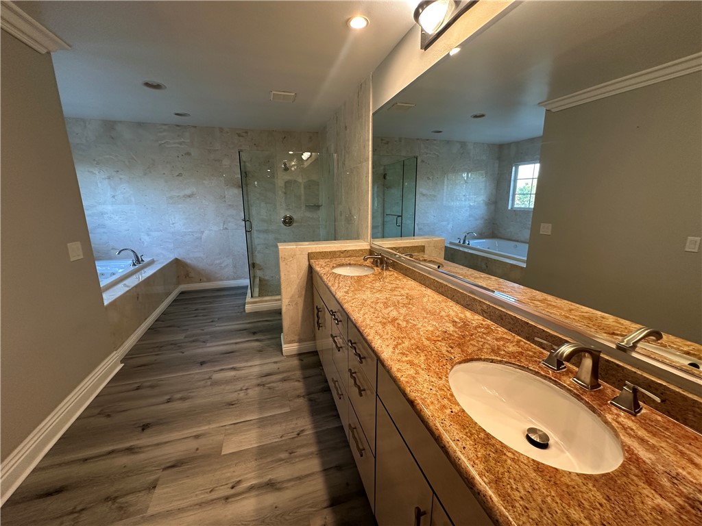 324 Avenida Esplendor