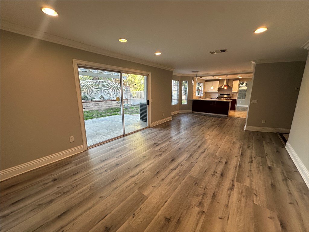 324 Avenida Esplendor