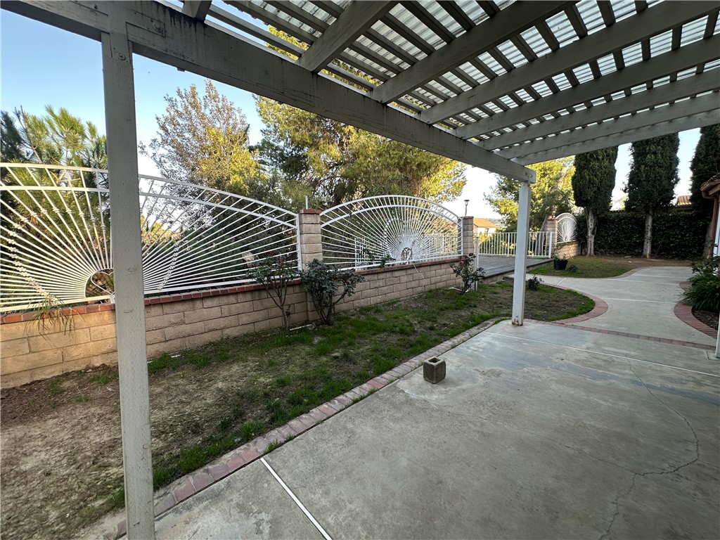 324 Avenida Esplendor