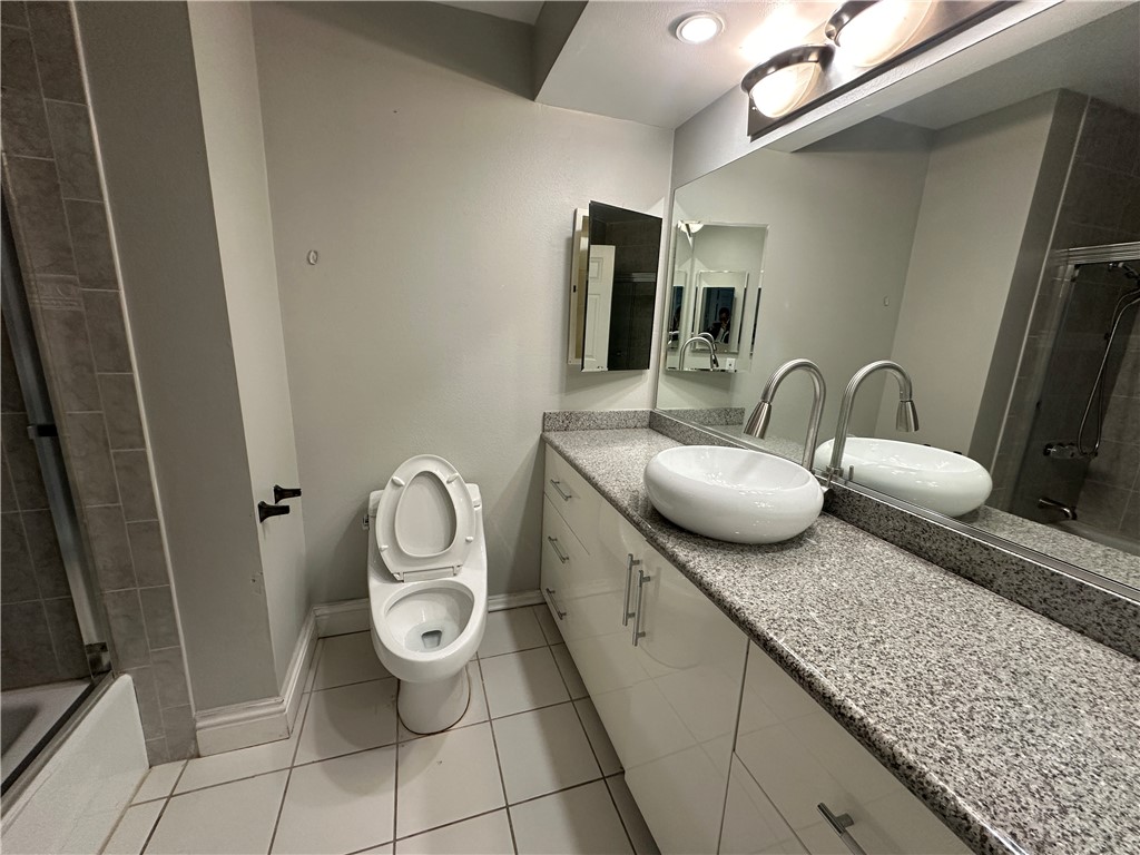 324 Avenida Esplendor