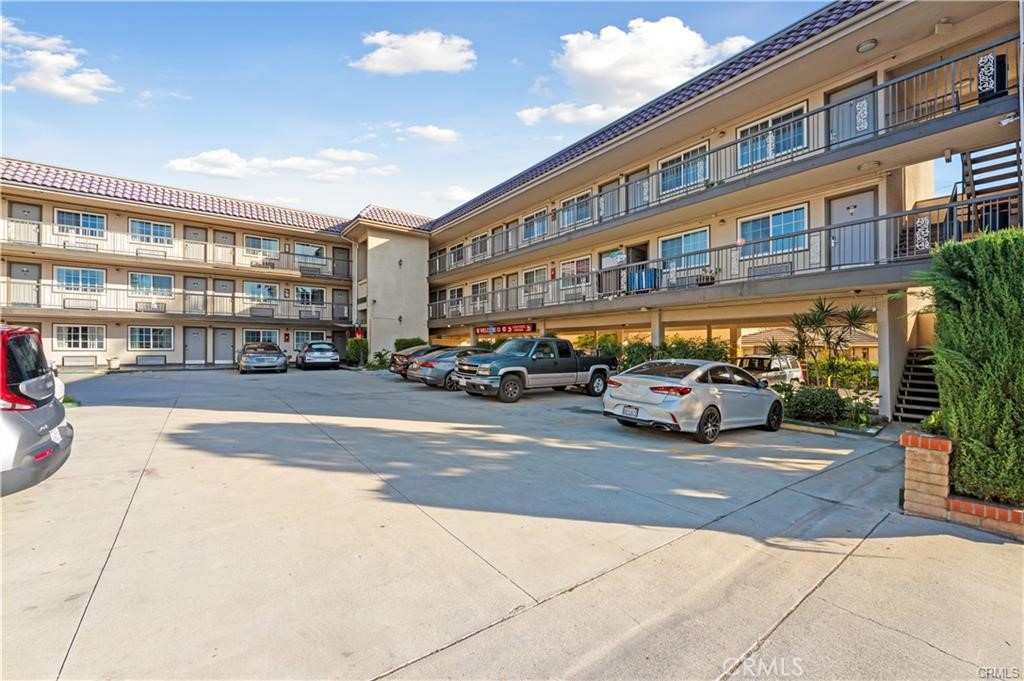 2156 E Colorado Boulevard