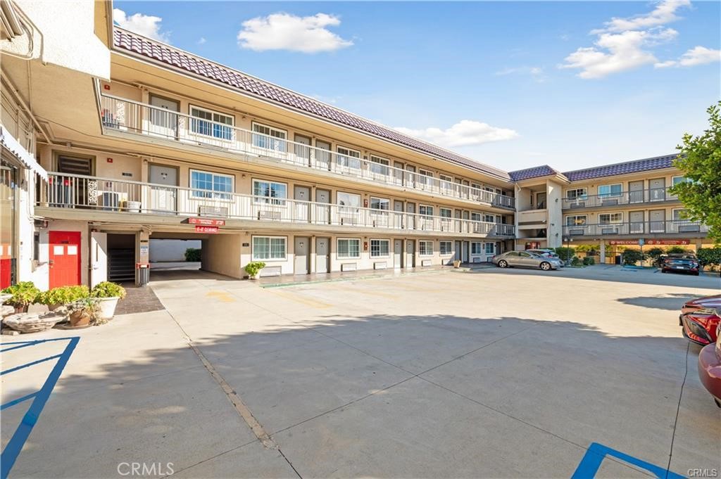 2156 E Colorado Boulevard