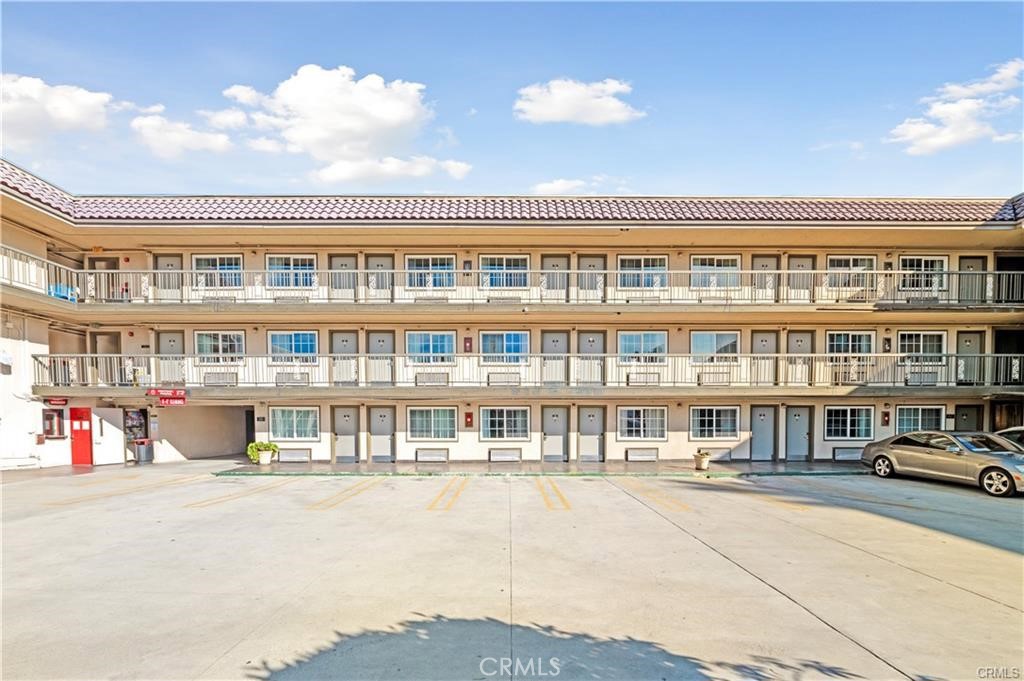 2156 E Colorado Boulevard