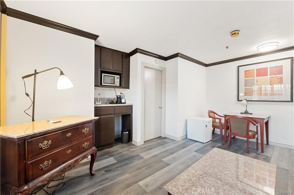 2156 E Colorado Boulevard