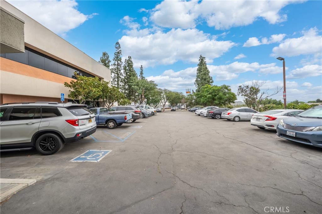 6520 N Irwindale