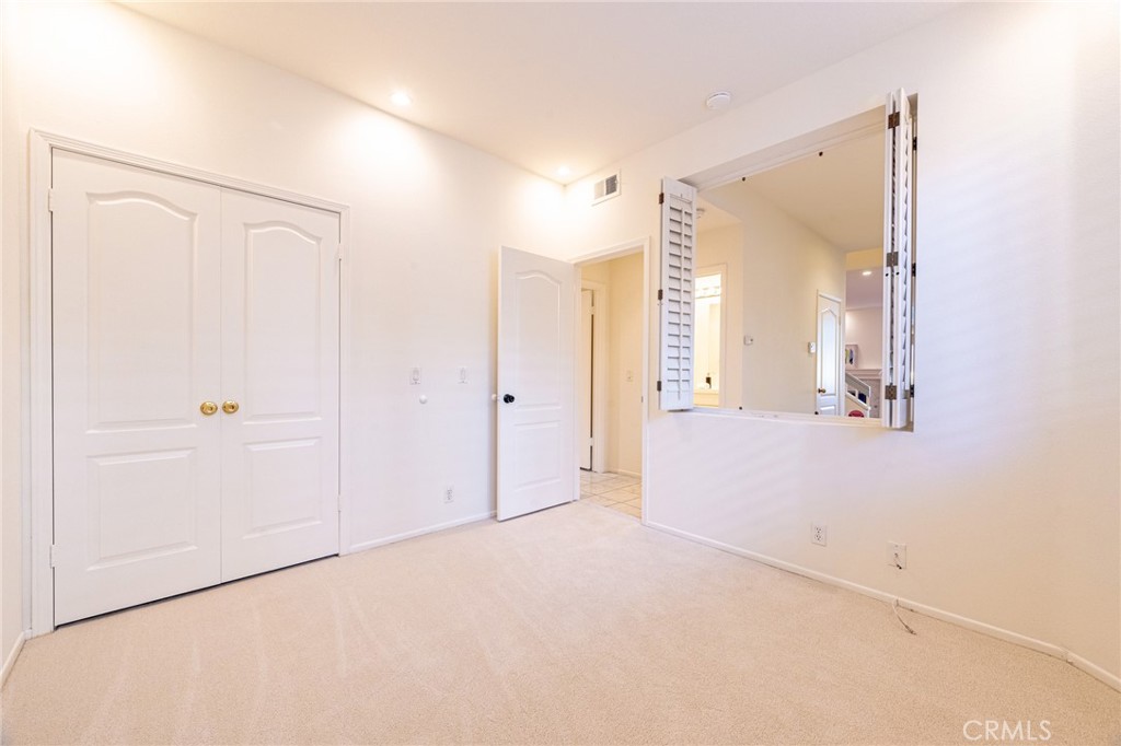 72 Vassar Aisle
